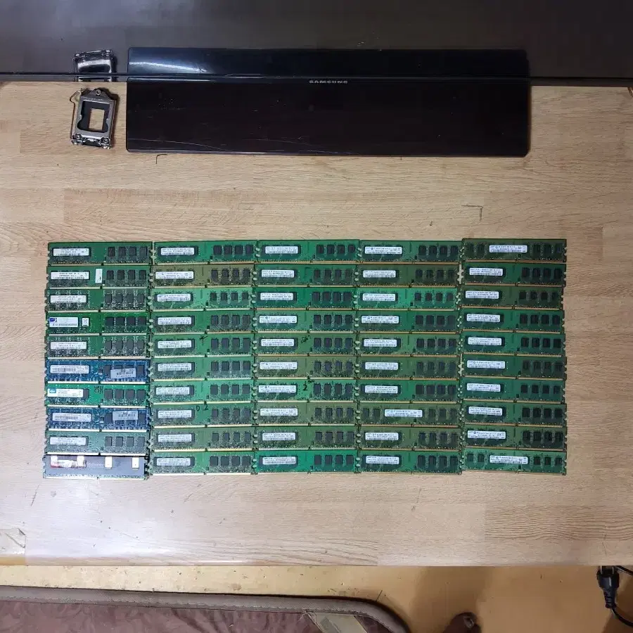 컴퓨터 램 DDR2 2GB 50개 일괄판매 (메인보드 CPU 그래픽카드