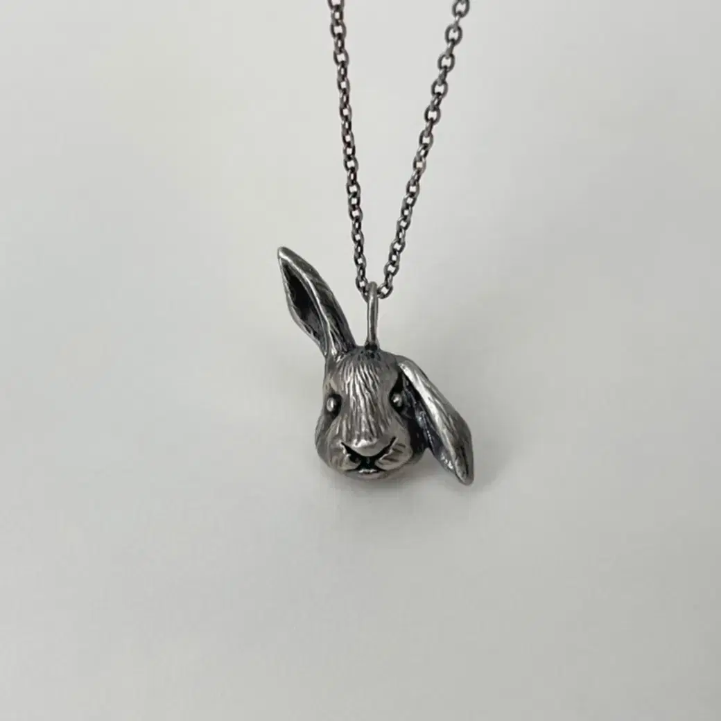 정가85,000 Annoying rabbit necklace 실버목걸이