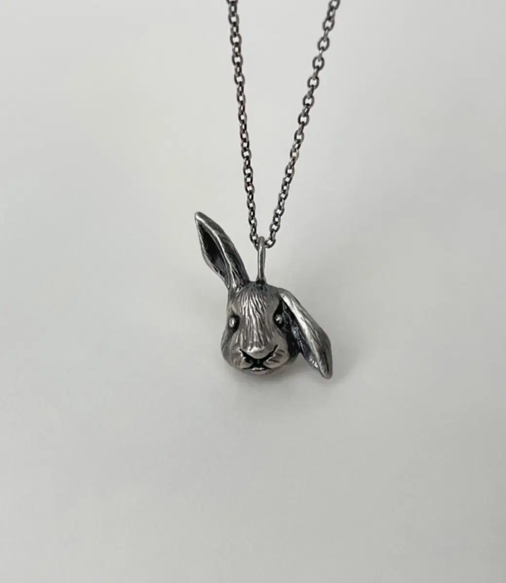 정가85,000 Annoying rabbit necklace 실버목걸이