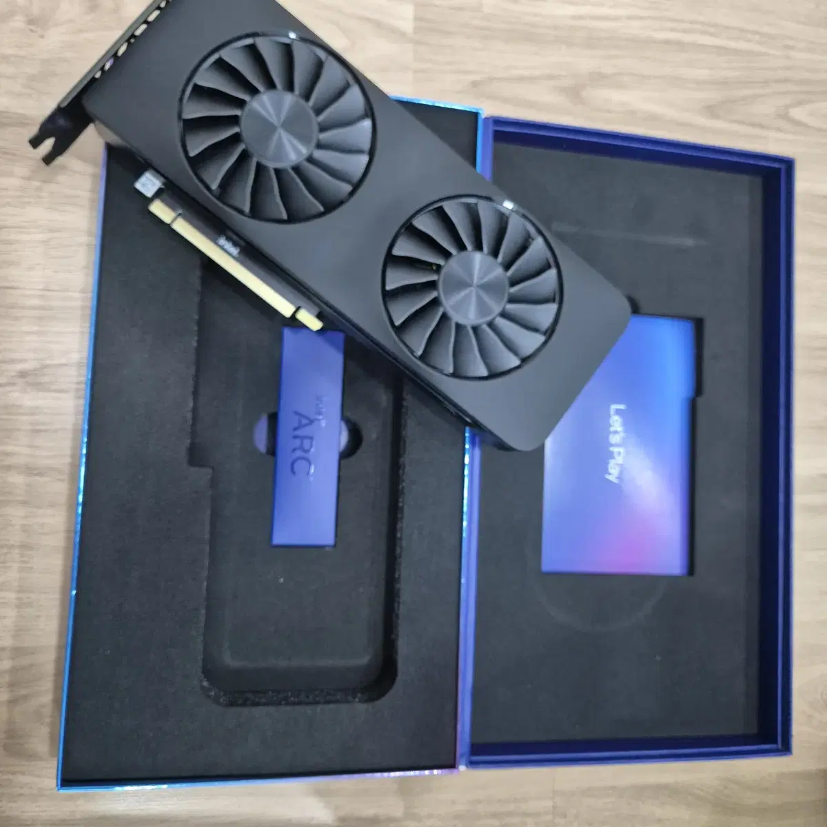 인텔 Arc A770 Limited Edition D6 16GB