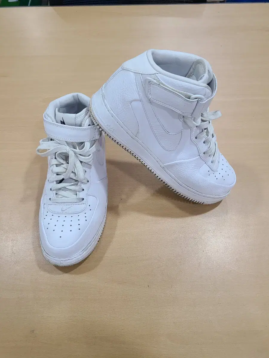 Nike Air Force 1 Mid 265 (Free Shipping)