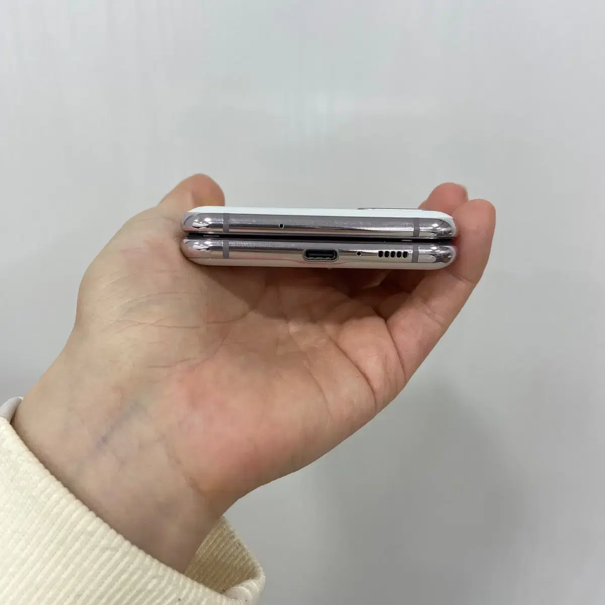 갤럭시Z플립2 5G 화이트 256GB A급 부산 중고폰 팝니다 56365