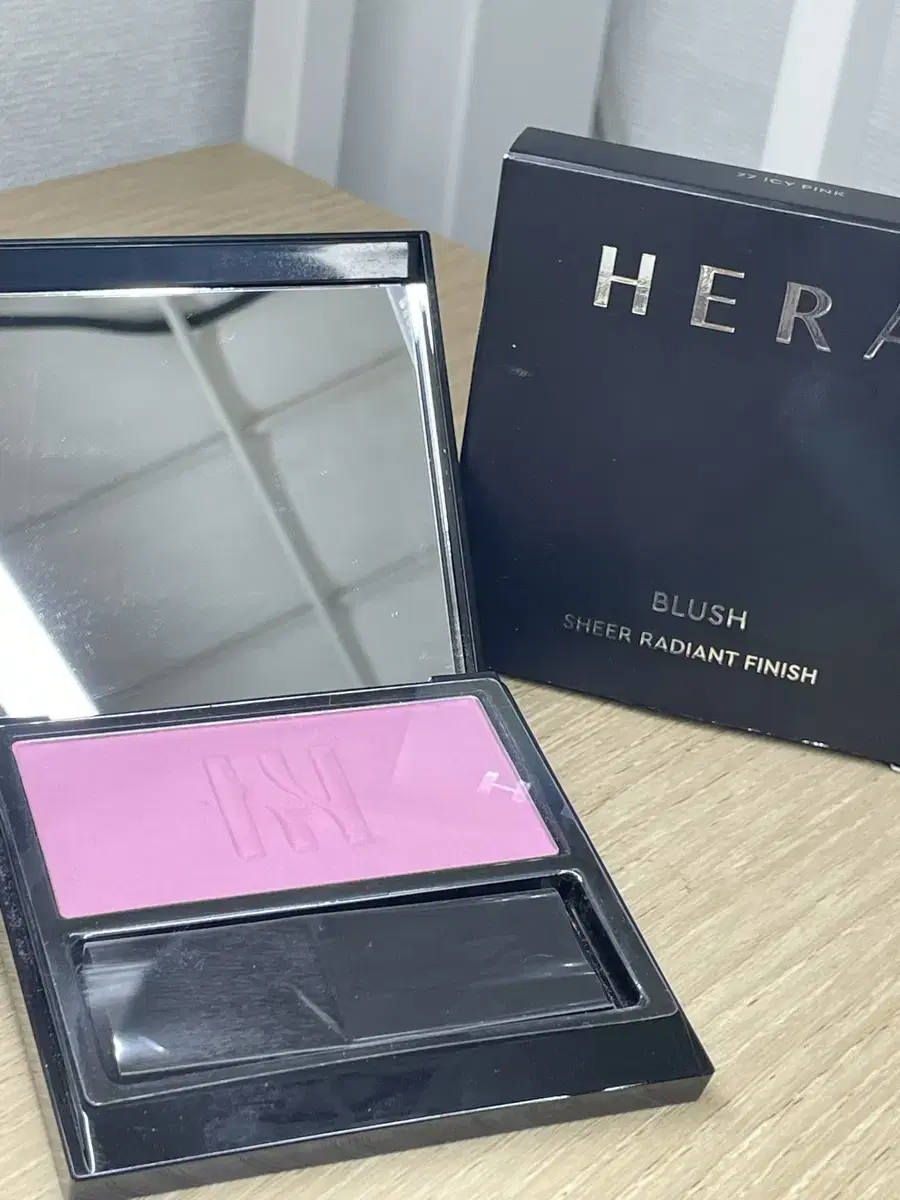 Hera Blush 77 Icy Pink