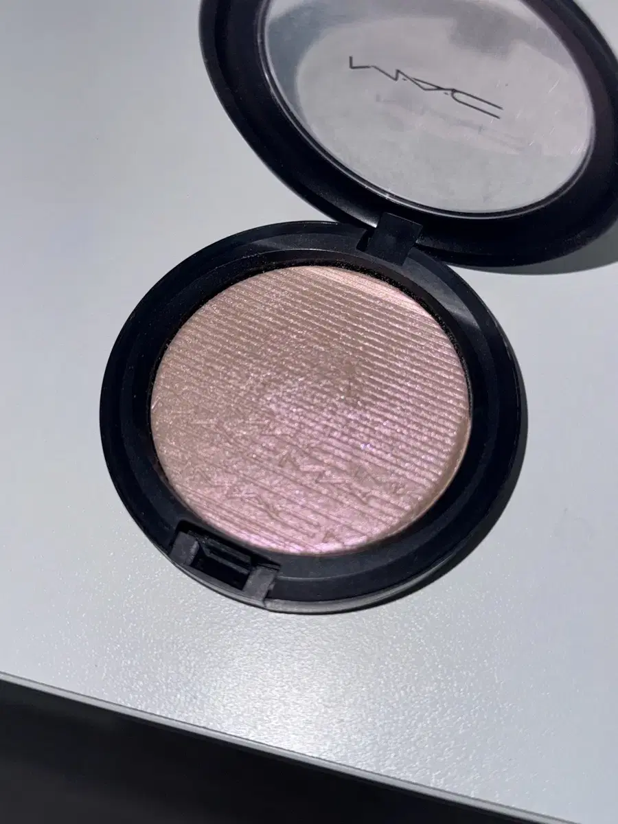 mac highlighter shawgold extra dimension skinfinish