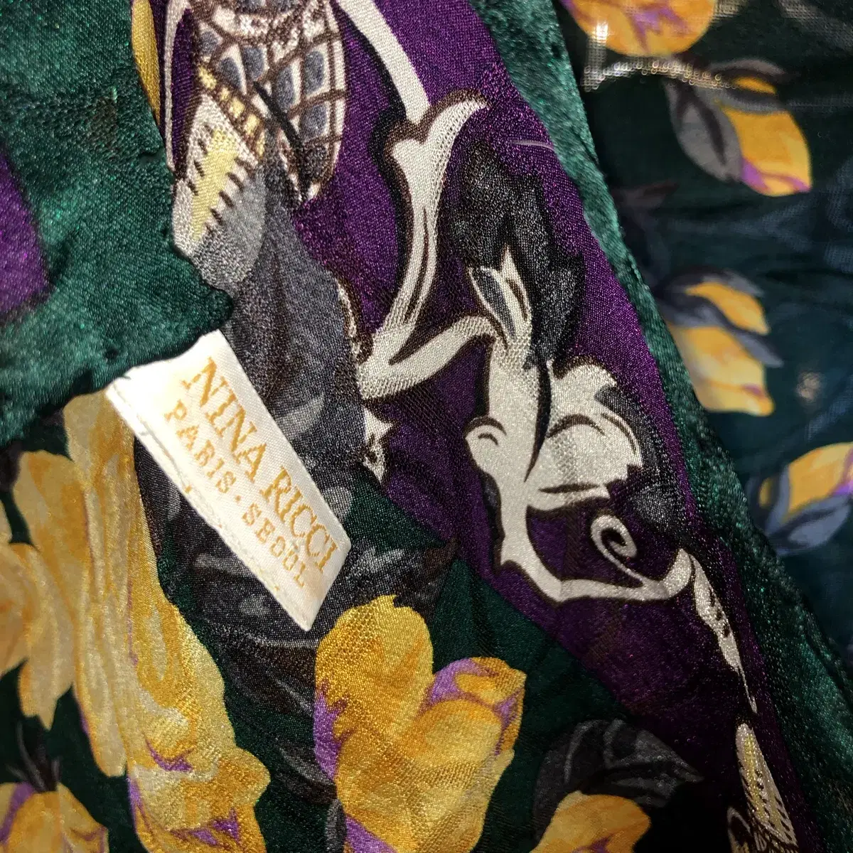 Vintage Nina ricci paris flower scarf