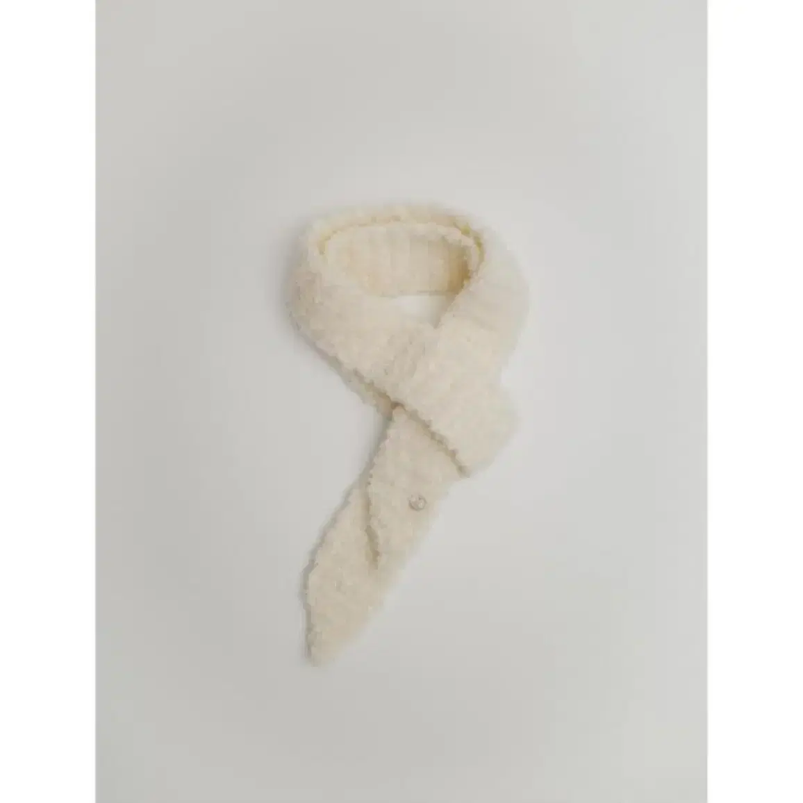 레터 letter Boucle handknit muffler(ivory)