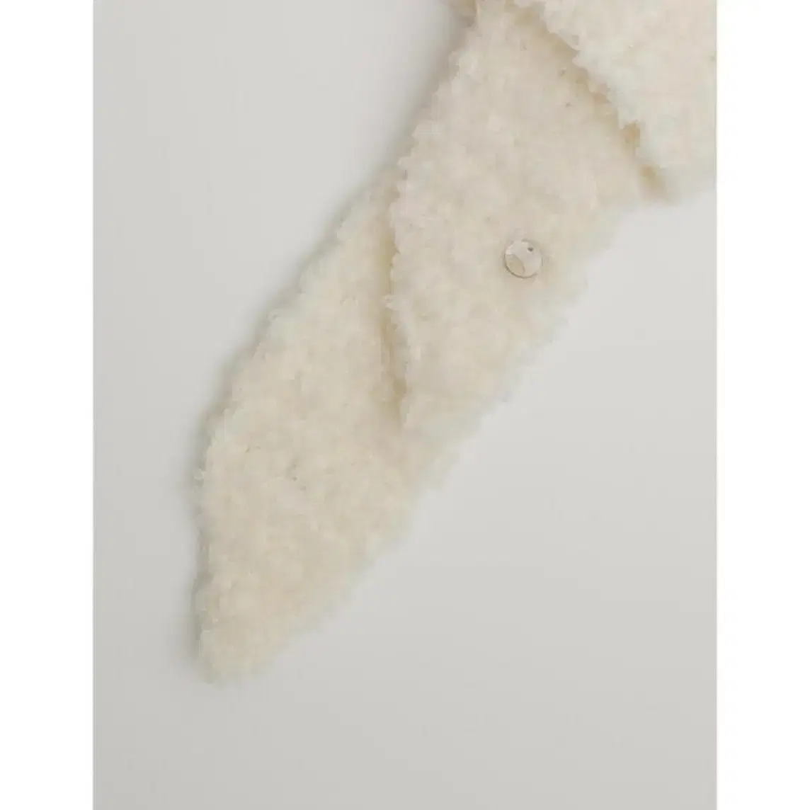 레터 letter Boucle handknit muffler(ivory)