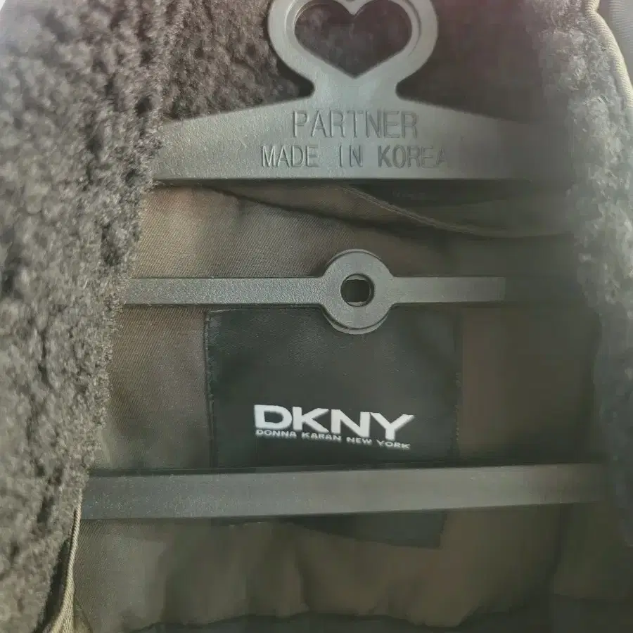 DkNY