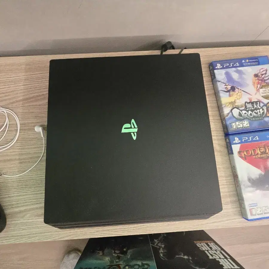 ps4 프로 판매합니다