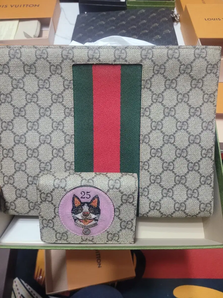 Genuine Gucci Clutch Wallet Set in Excellent Condition