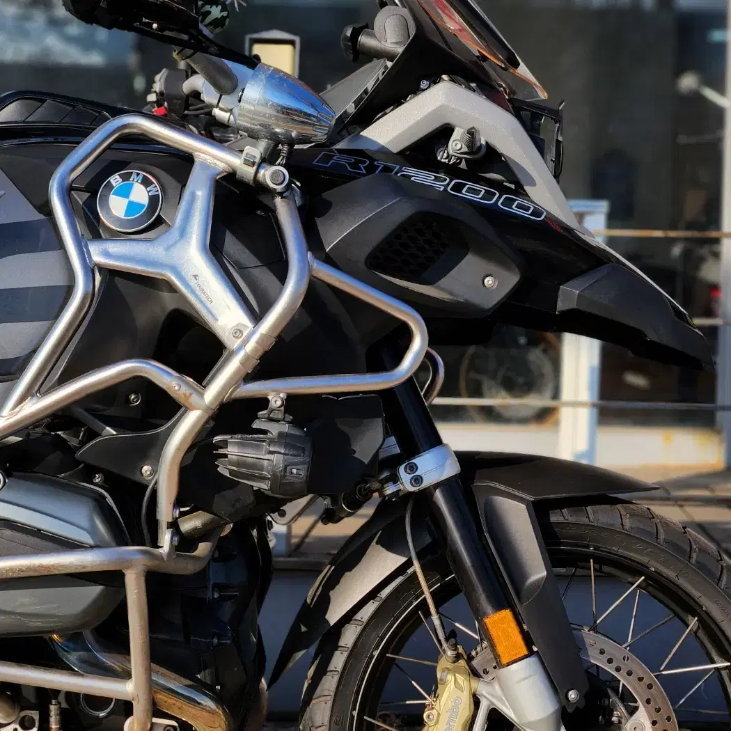 2018년식 BMW R1200GS 어드벤쳐 삼박스 상태좋은차량 입니다.