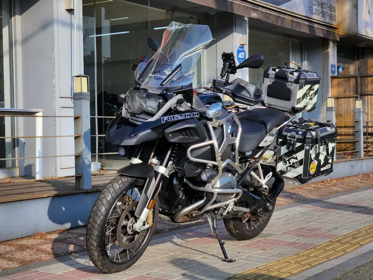 2018년식 BMW R1200GS 어드벤쳐 삼박스 상태좋은차량 입니다.