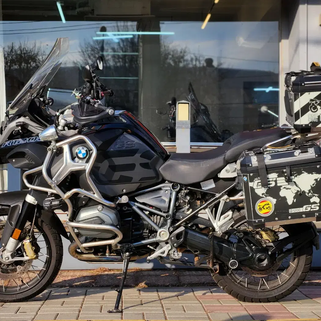 2018년식 BMW R1200GS 어드벤쳐 삼박스 상태좋은차량 입니다.