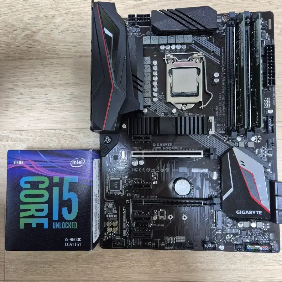 i5 9600k z390 ddr4 16g 세트 팝니다