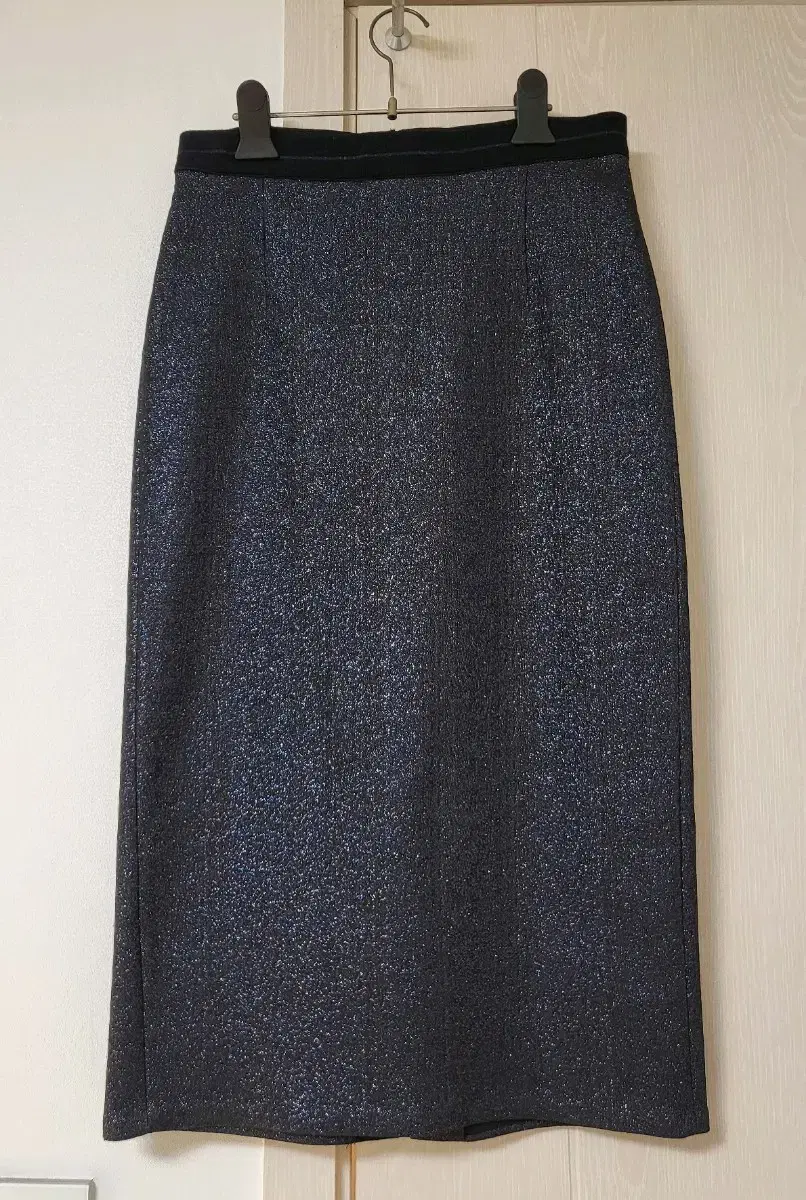 Time Long Skirt.Marked Size 67-98.(Size 55 recommended)