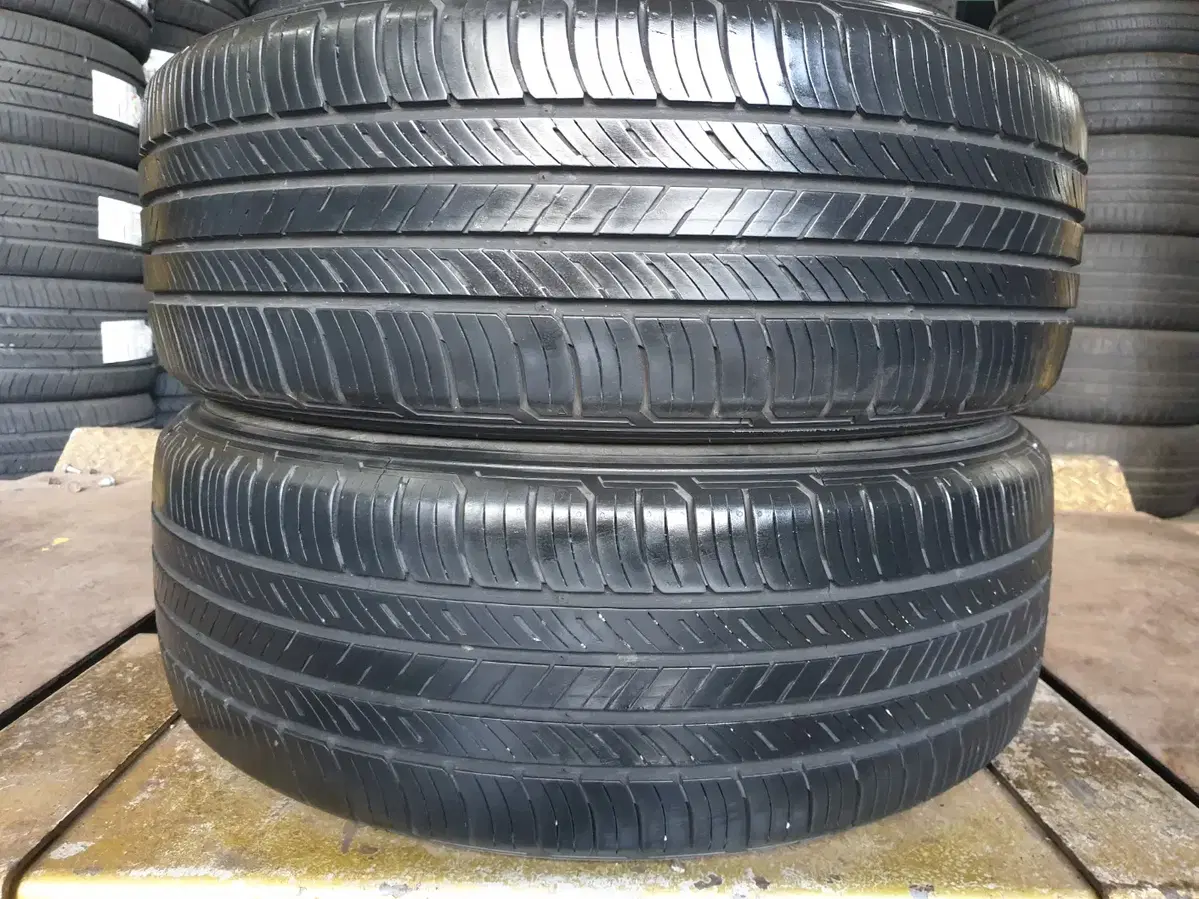 2356018 중고타이어 금호타이어 크루젠HP71 235/60R18 세트