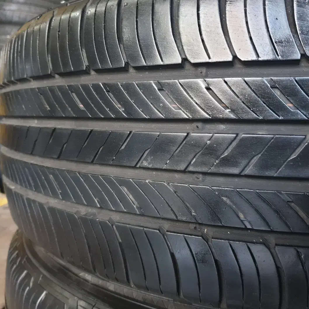 2356018 중고타이어 금호타이어 크루젠HP71 235/60R18 세트