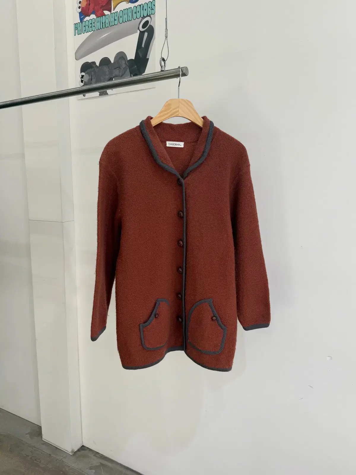 chadorian red wool coat