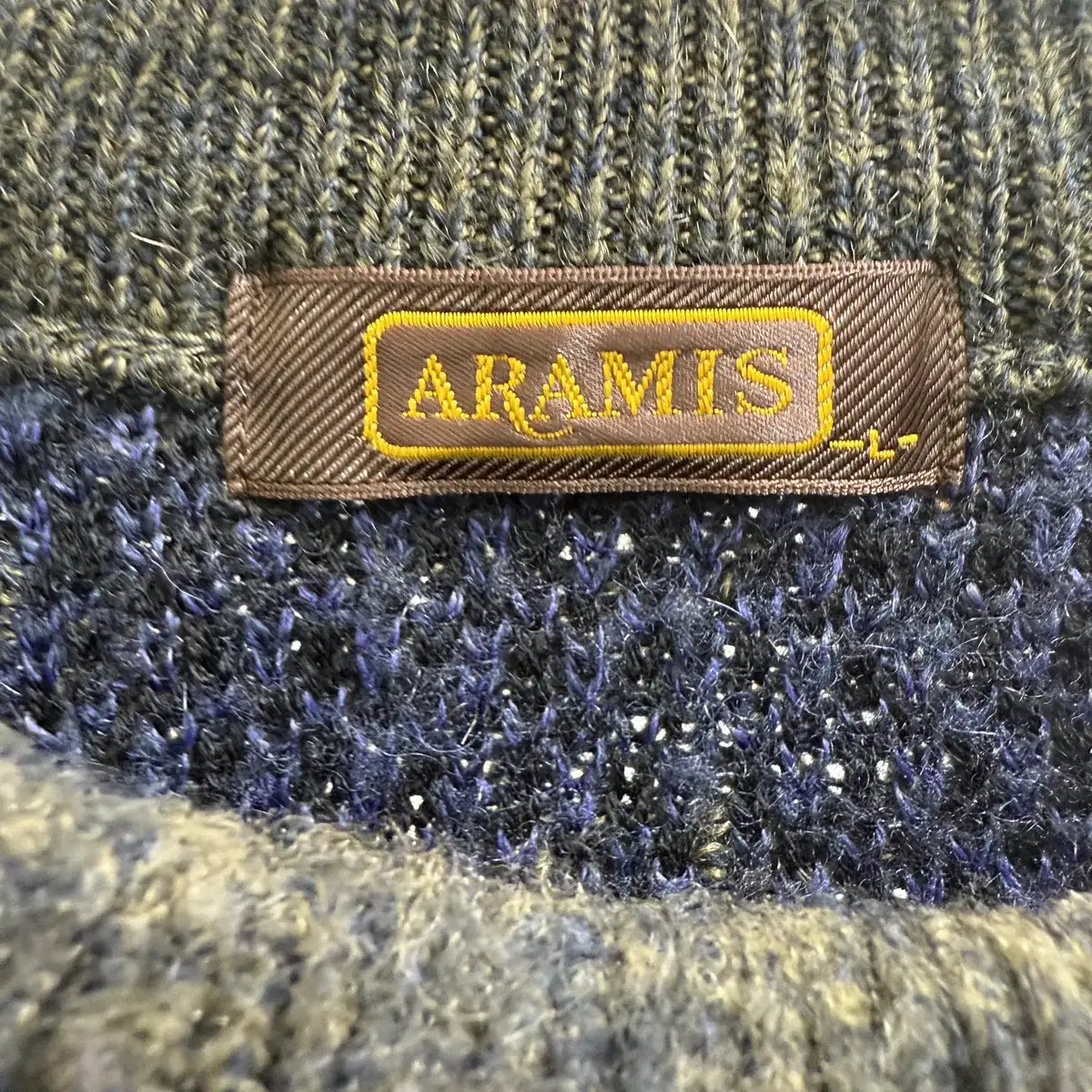 ARAMIS 니트