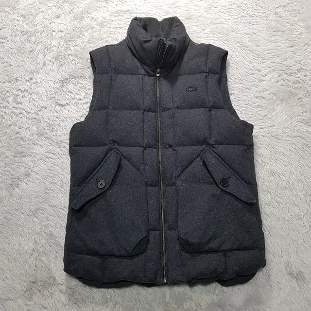 95 - slim100) Lacoste high neck down vest