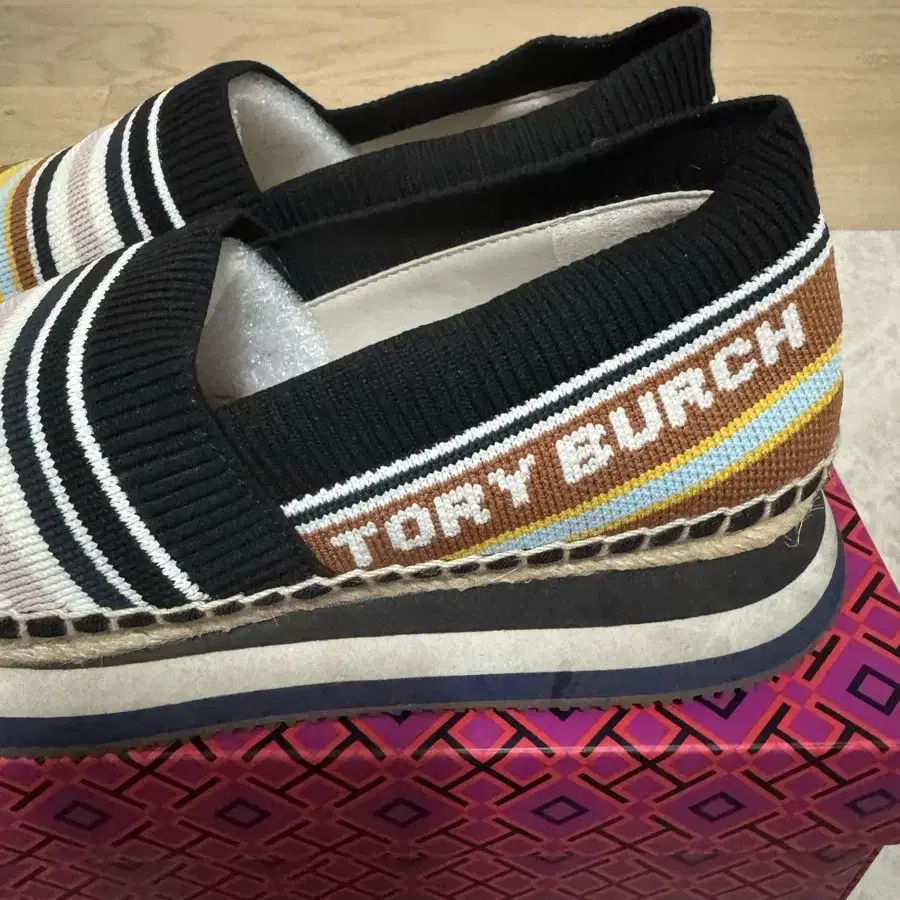 Tory Burch 토리버치 에스파듀 슬립온!!