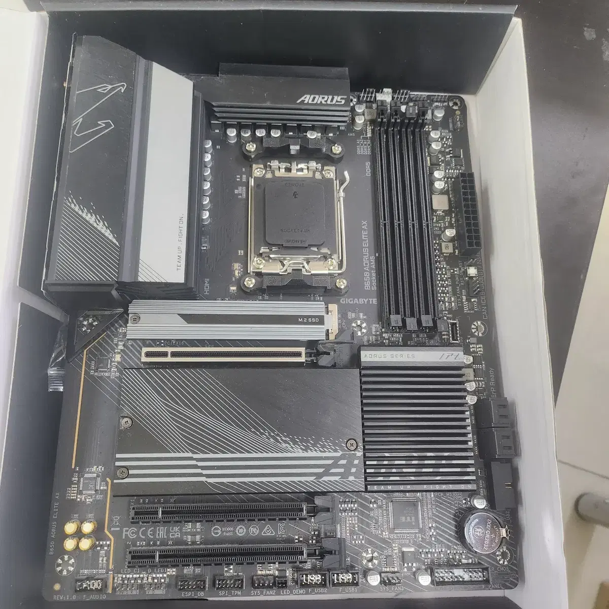 7800X3D+B650 AORUS ELITE AX 판매요(중고)