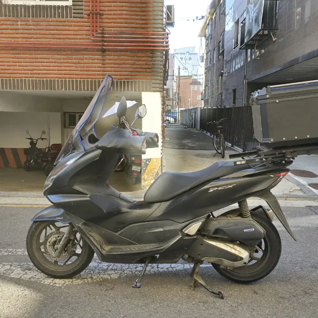 21년식 PCX125 ABS 배달세팅 3만키로 팝니다.