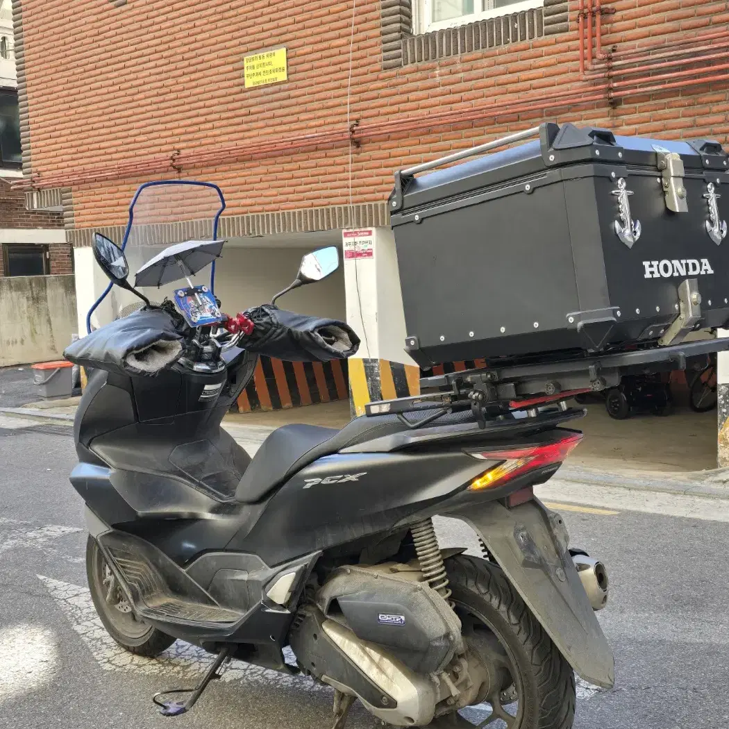 21년식 PCX125 ABS 배달세팅 3만키로 팝니다.