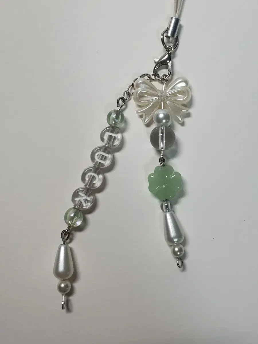 Initial Clover keyring [you can choose your initials].