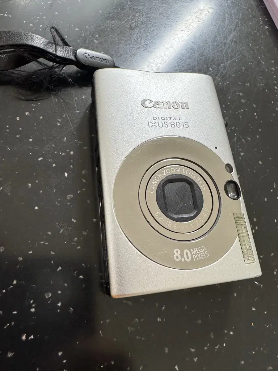 Canon IXUS 80 IS Digital Camera