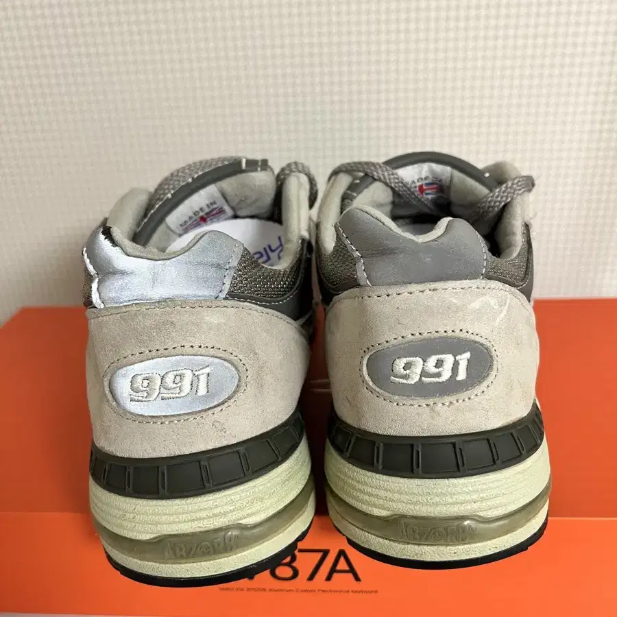 뉴발란스 991 그레이 270