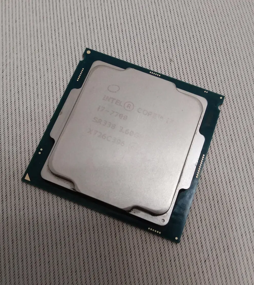 CPU 인텔 i7-7700