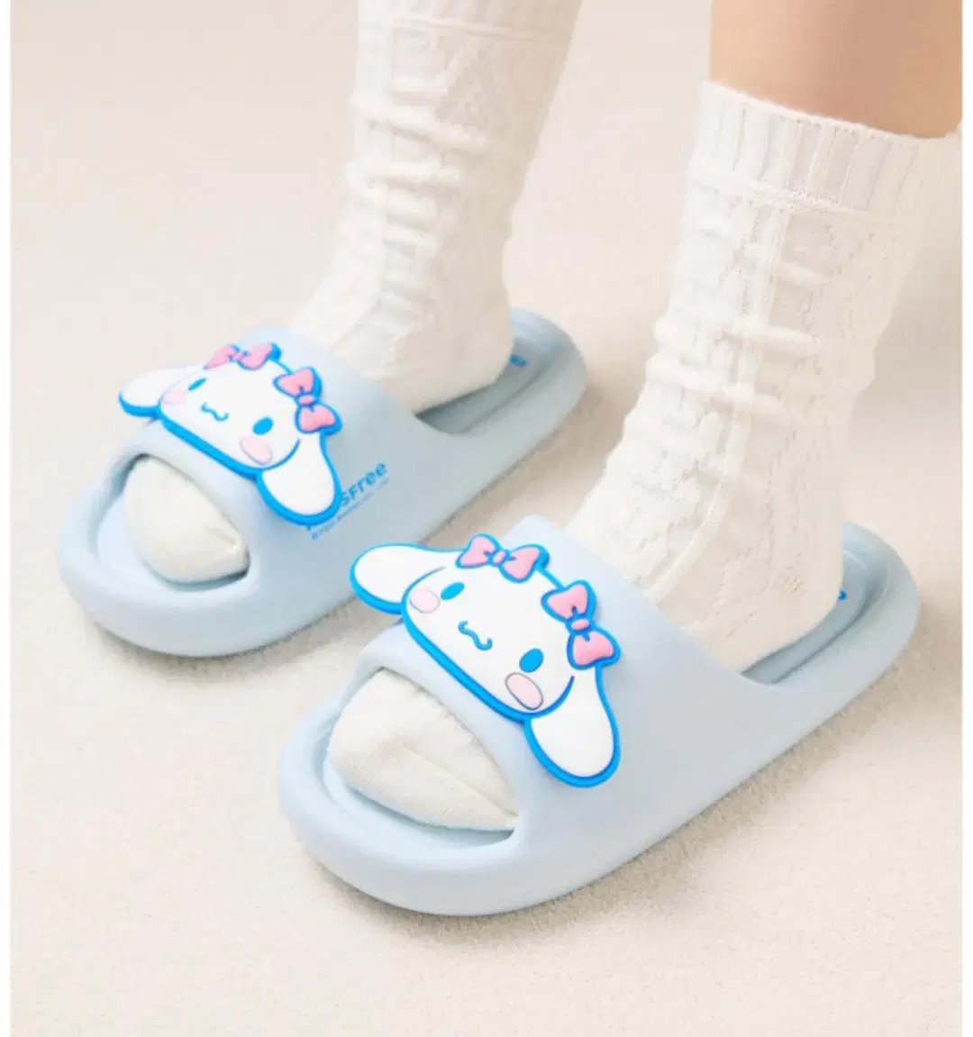 New) Genuine My Melody Cinnamon Roll Indoor Slippers limited edition Adult Free Size