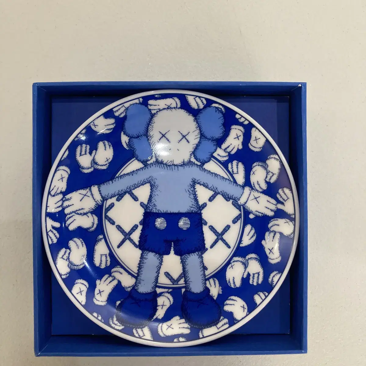 Kaws Holiday Taipei 한정판 Plate 접시 카우스