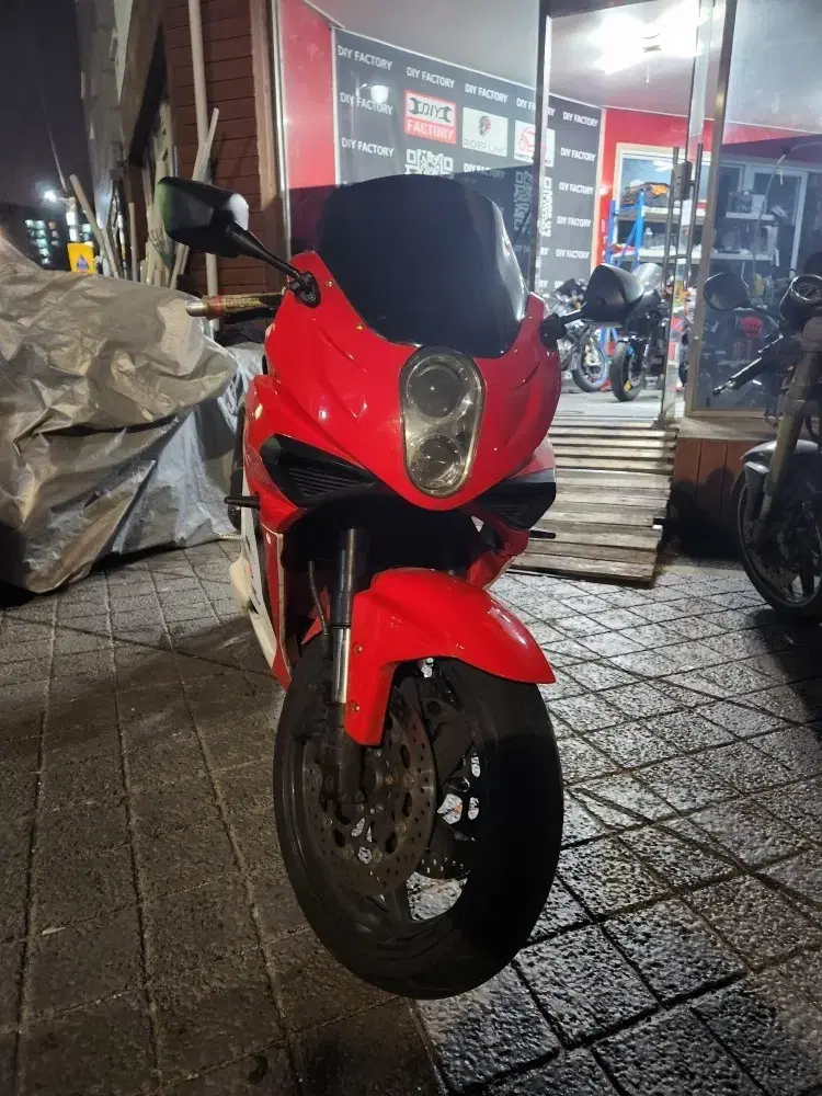 코멧 650r 12년식 급처로 팝니다.