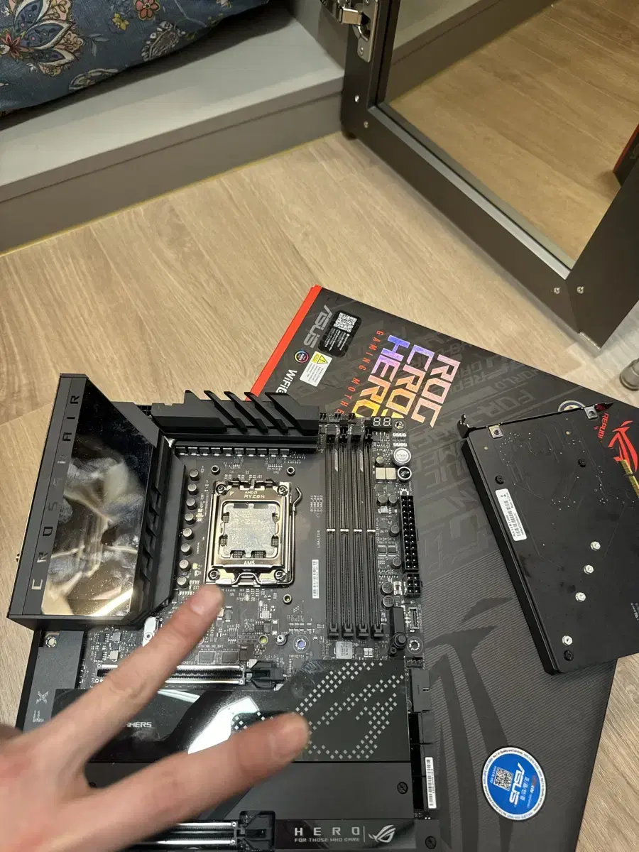 asus crosshair x670e hreo 메인보드 팝니다