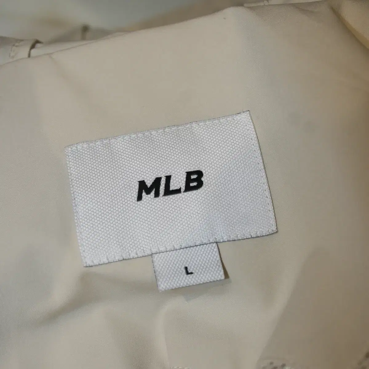 [~90% CLEARANCE] MLB 베이지 바람막이