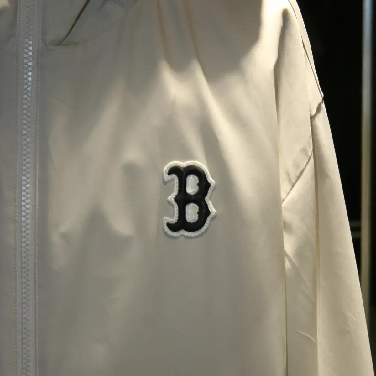 [~90% CLEARANCE] MLB 베이지 바람막이