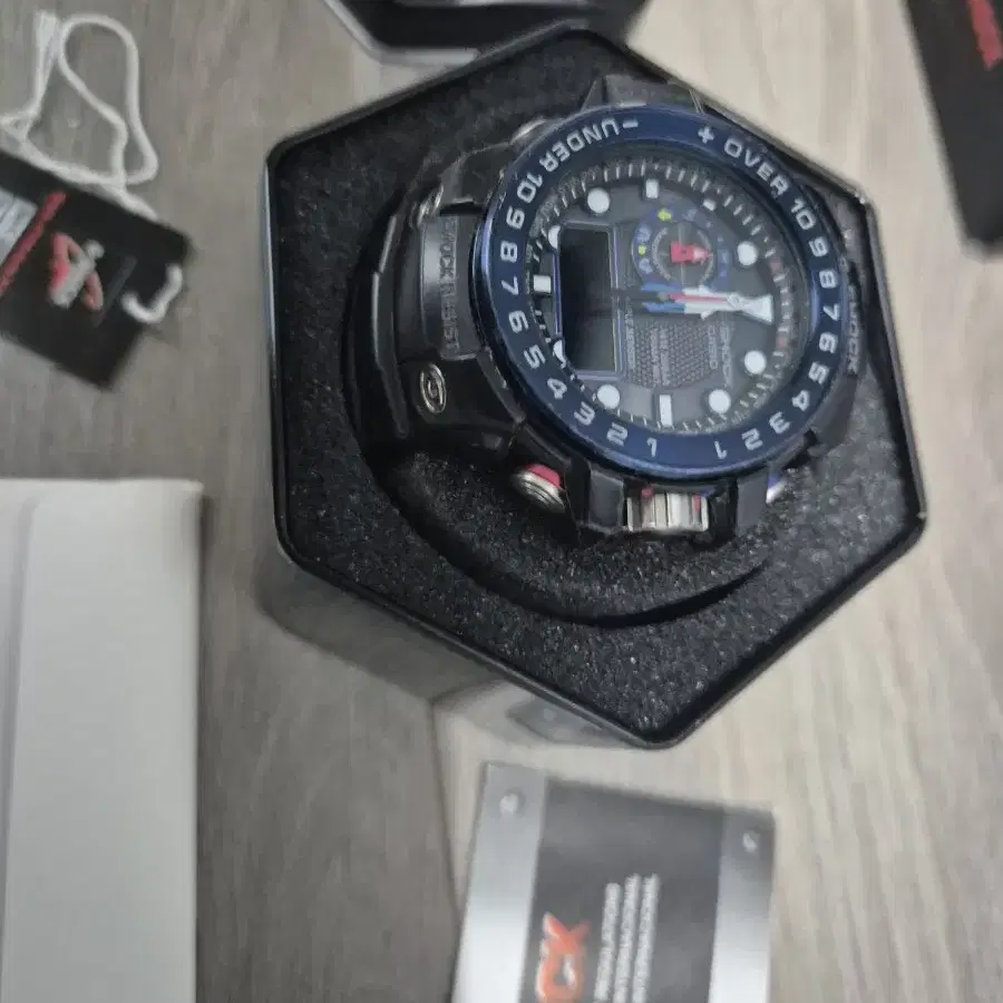 지샥 걸프마스터 gshock GWN-1000B-1B 풀박스 판매합니다