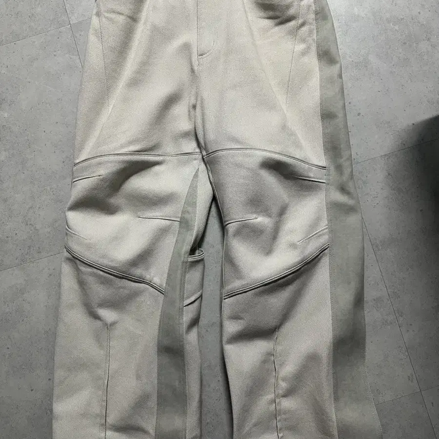 (M) Xlim ep.6 04 trousers