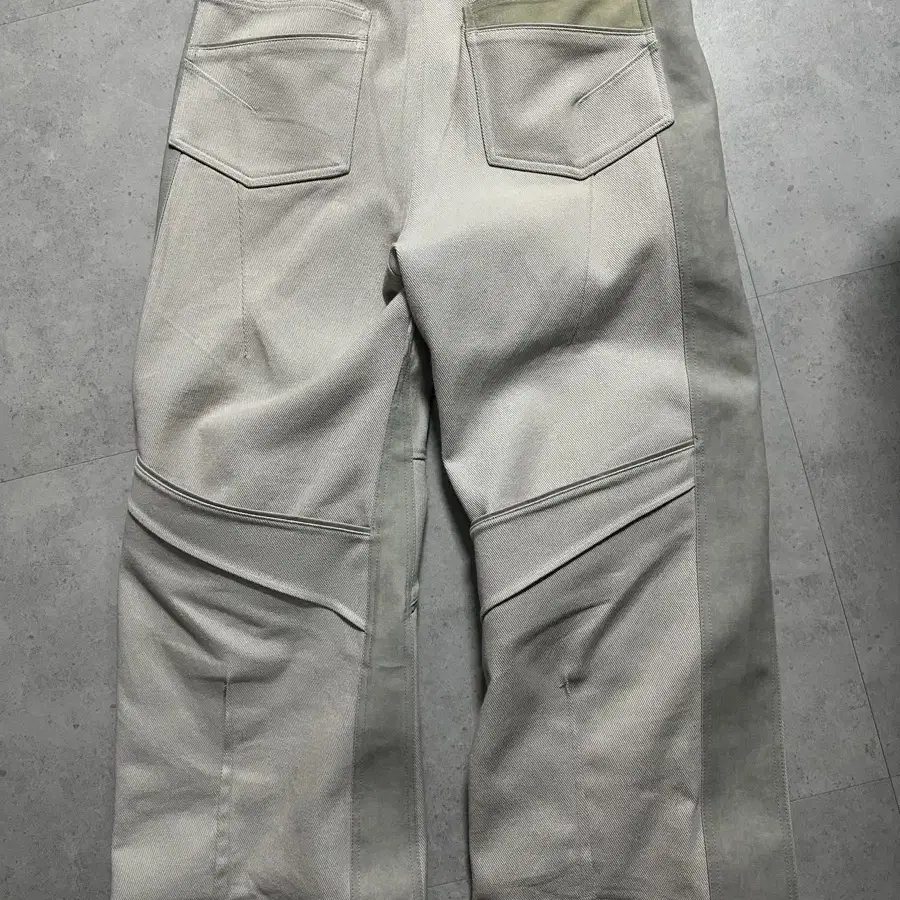 (M) Xlim ep.6 04 trousers