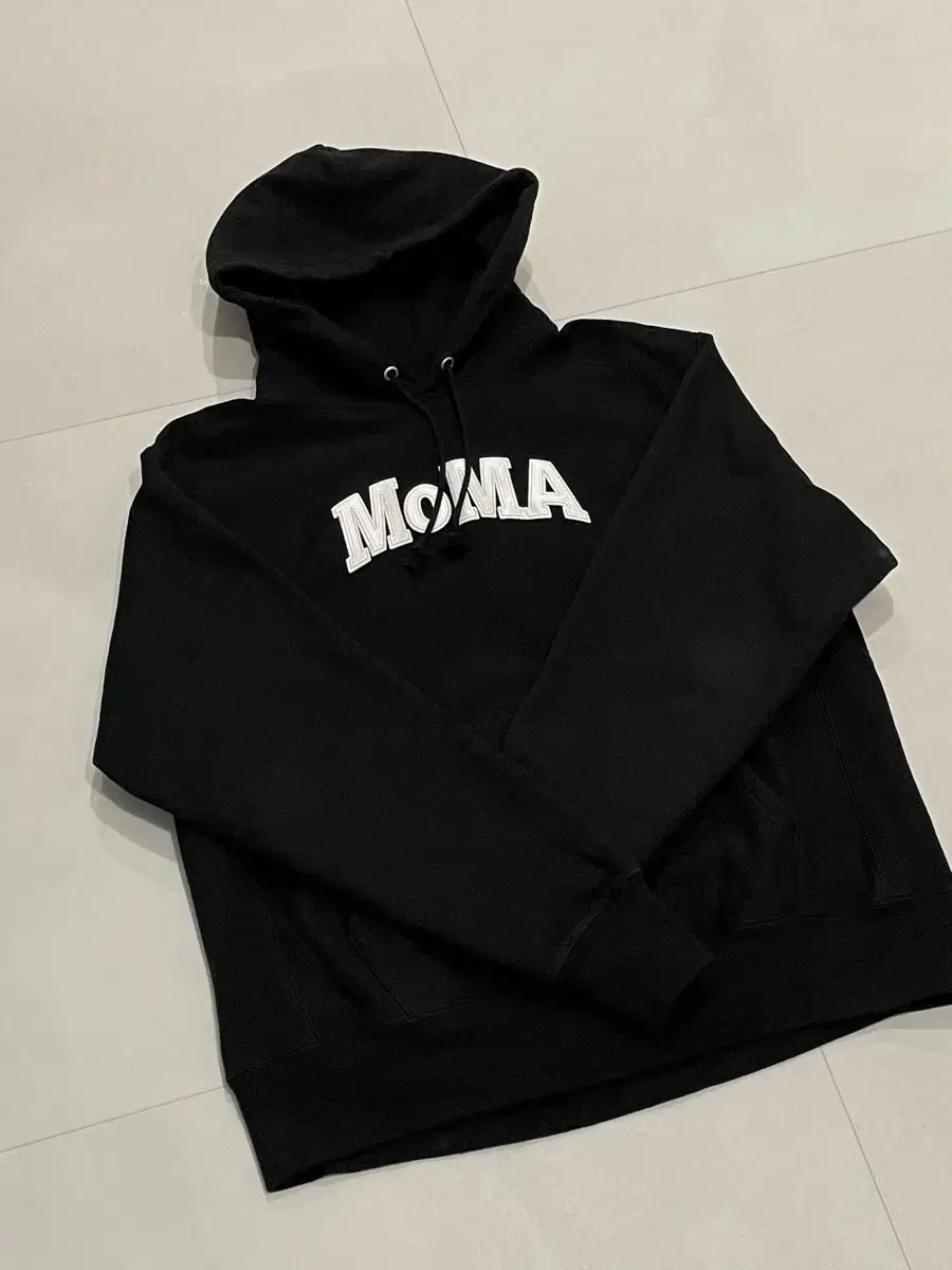 MoMA 챔피온 후드