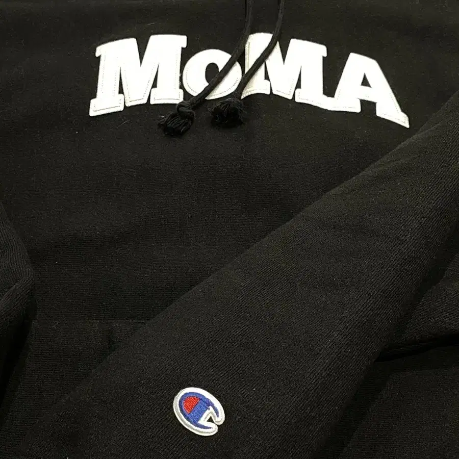 MoMA 챔피온 후드