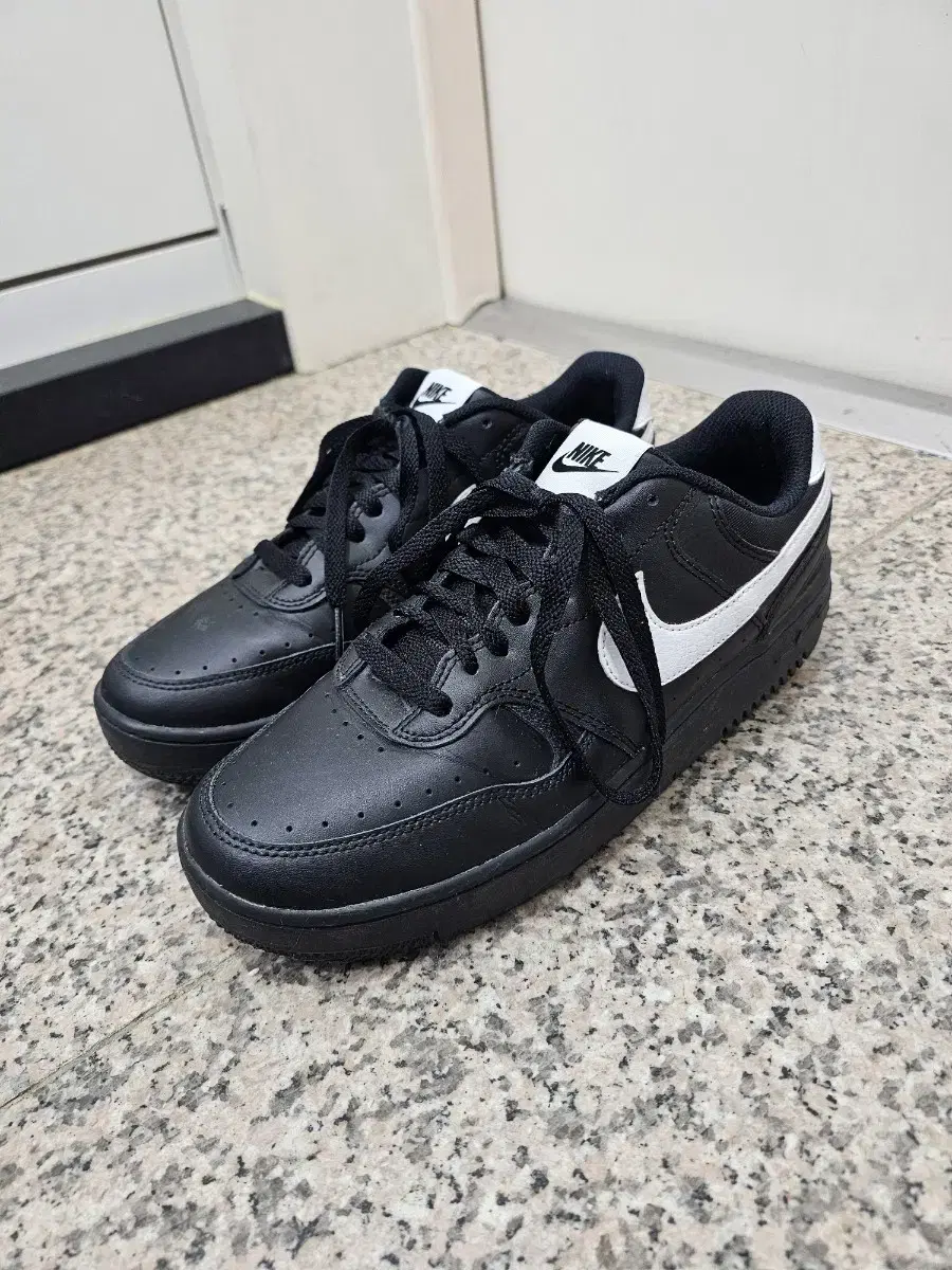 Nike Gamma Force Black White 270