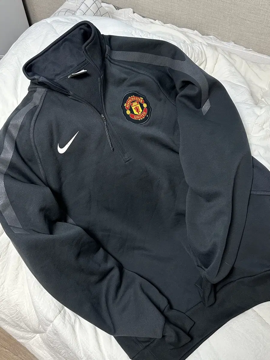 10-11 Nike Man United Thermafit Drilltop Manchester United