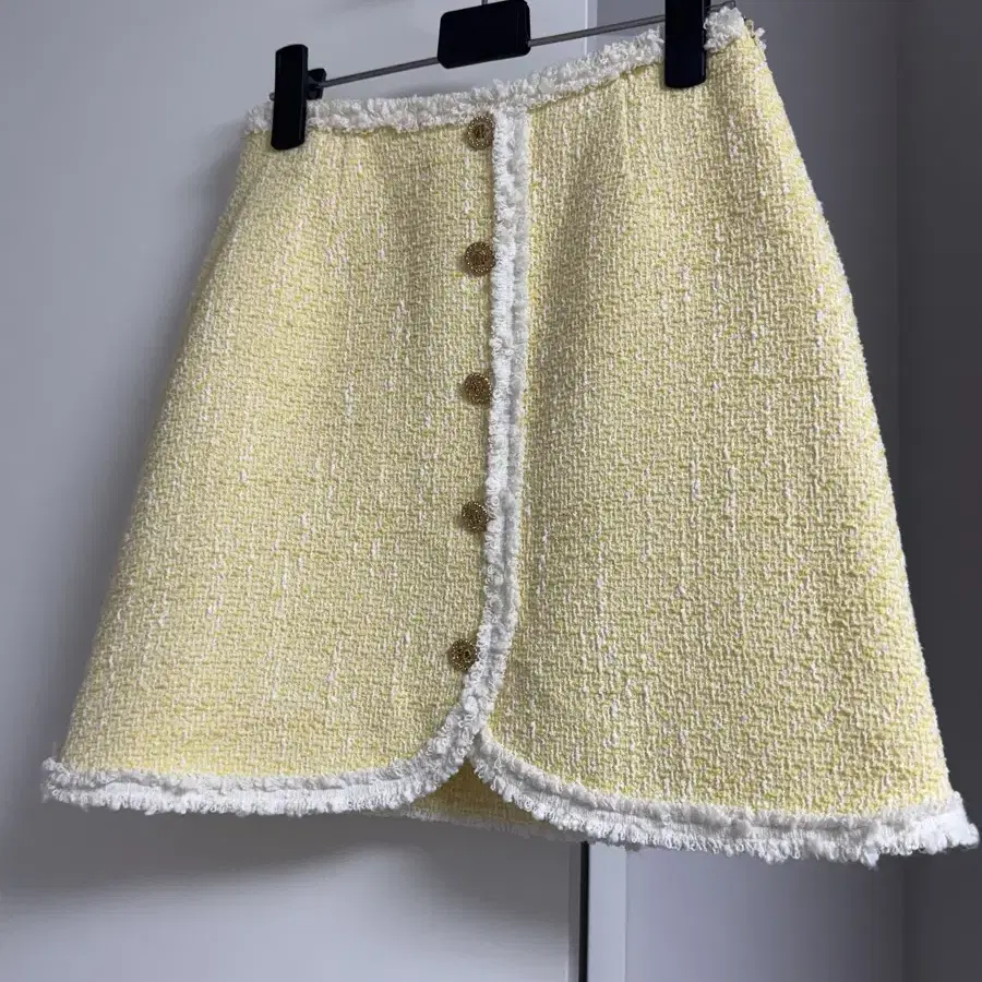 쟈니헤잇재즈 button tweed mini skirt 옐로우