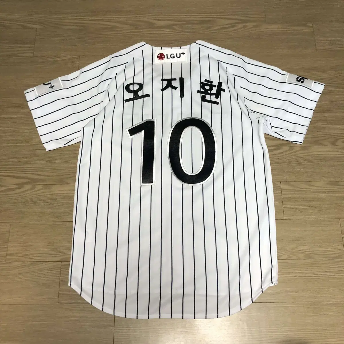 90) LG Twins LG Twins Home Jersey with Oh Ji-Hwan marking El G Twins Jersey