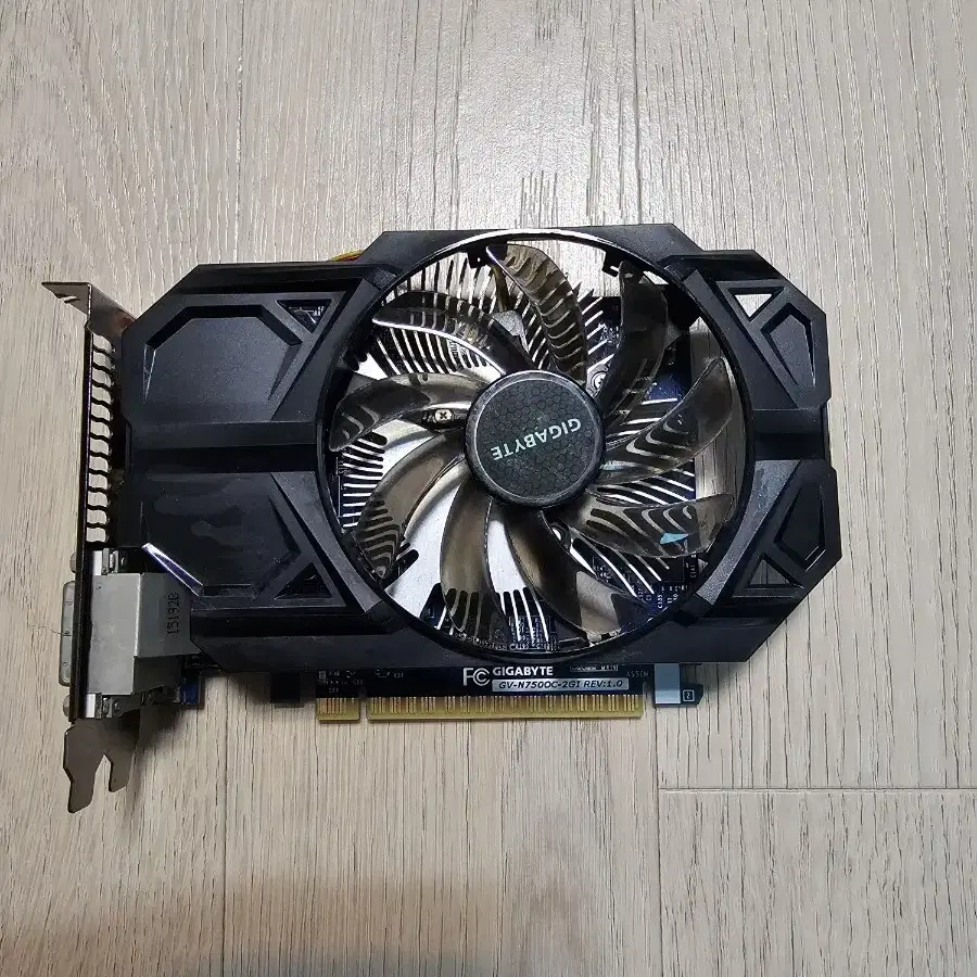 기가바이트 NVIDIA 지포스 GTX750 2GB (배송비 포함)