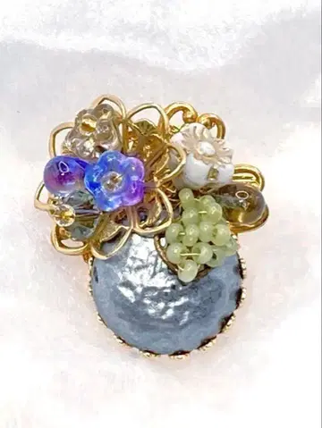 하스켈의 그레이 글래스 펄 브로치_2