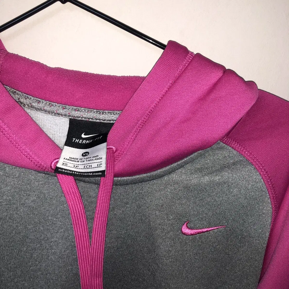 Vintage Nike pink raglan hood t